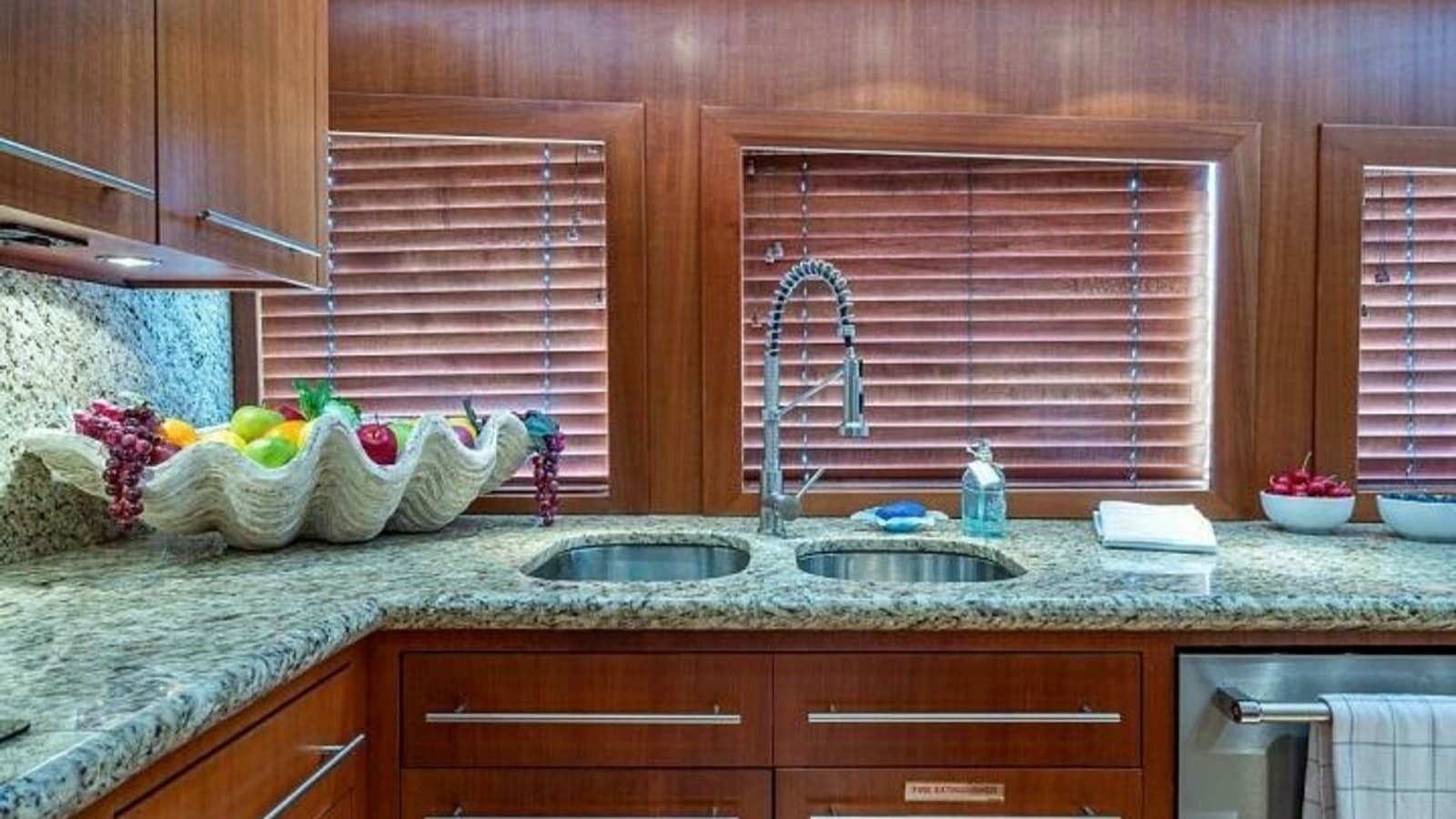 2003 Hatteras Raised Pilothouse - Photo 16