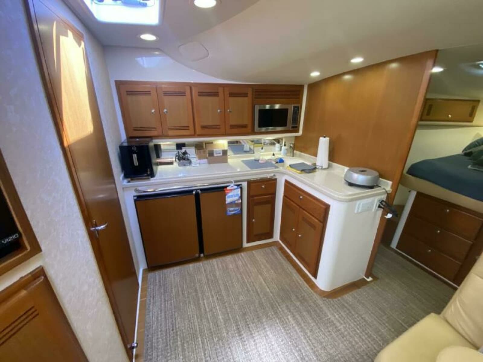 2006 Cabo 40 Express - Photo 8