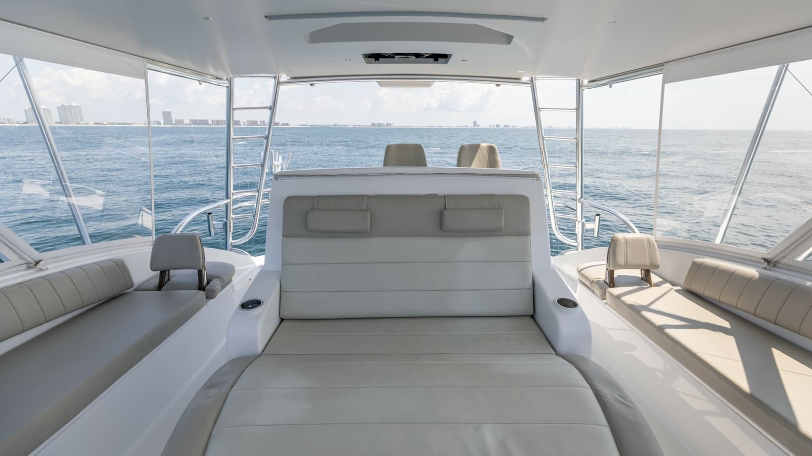2021 Hatteras 65 GT - Photo 49