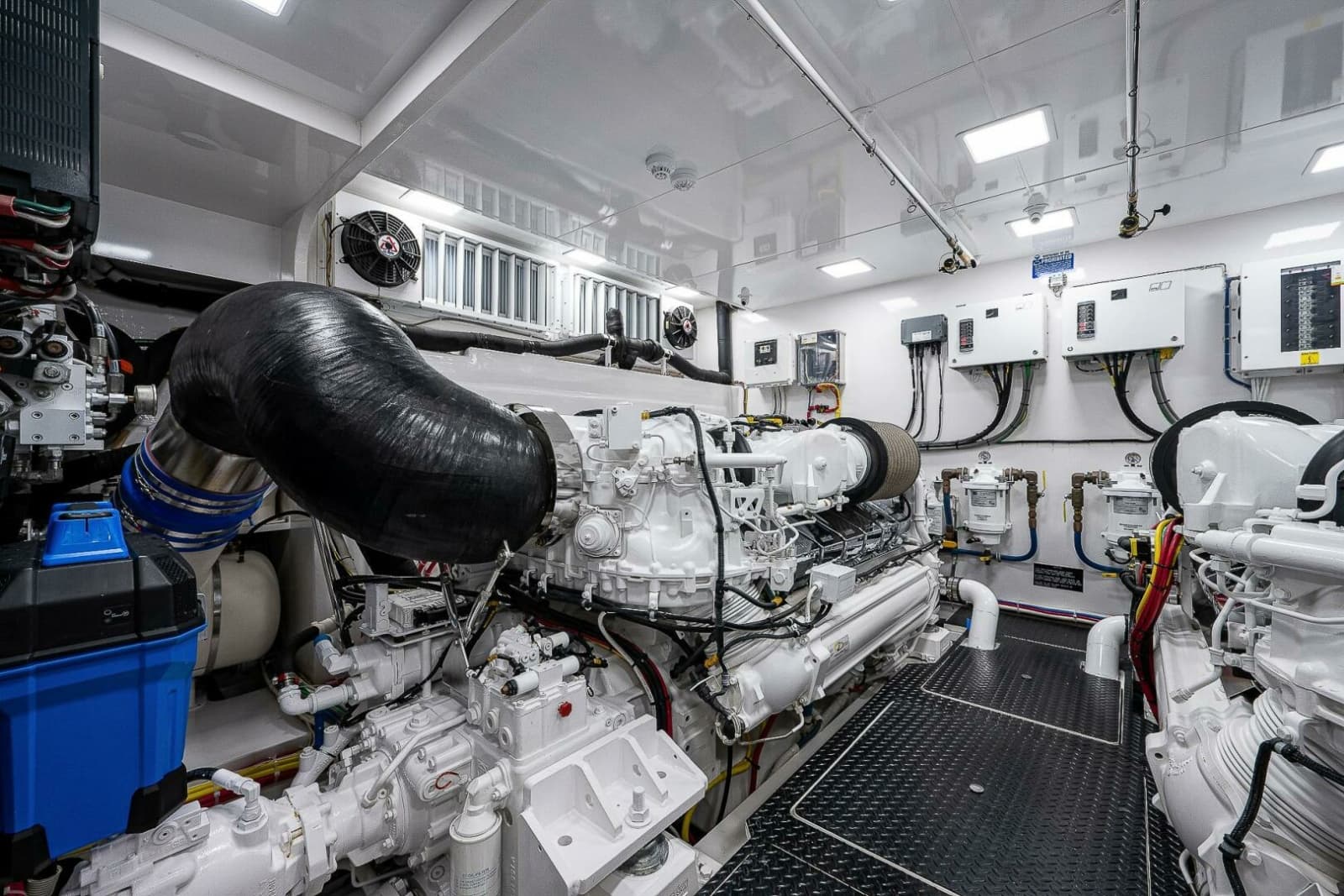 2017 Viking 75 Motoryacht - Photo 61