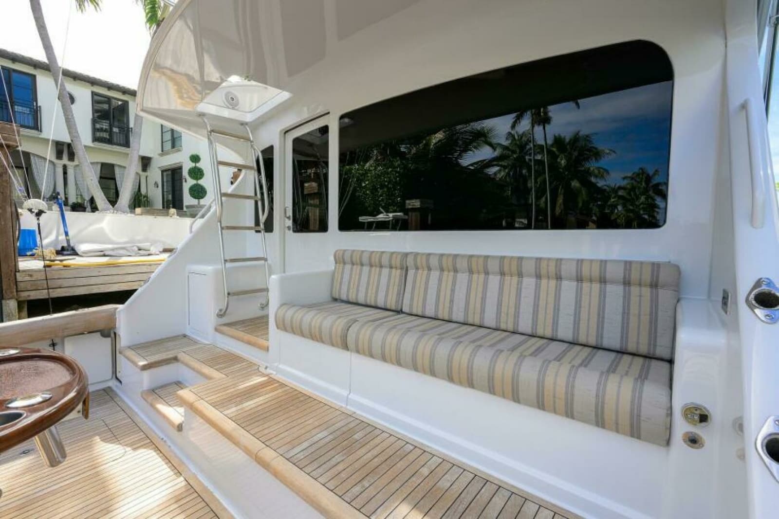 2008 Viking 60 Convertible - Photo 9