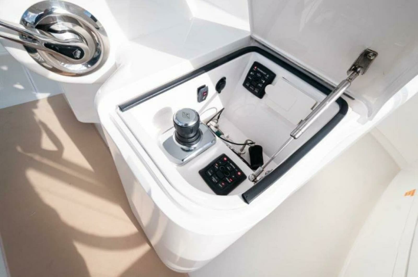 2012 Viking 42 Convertible - Photo 25