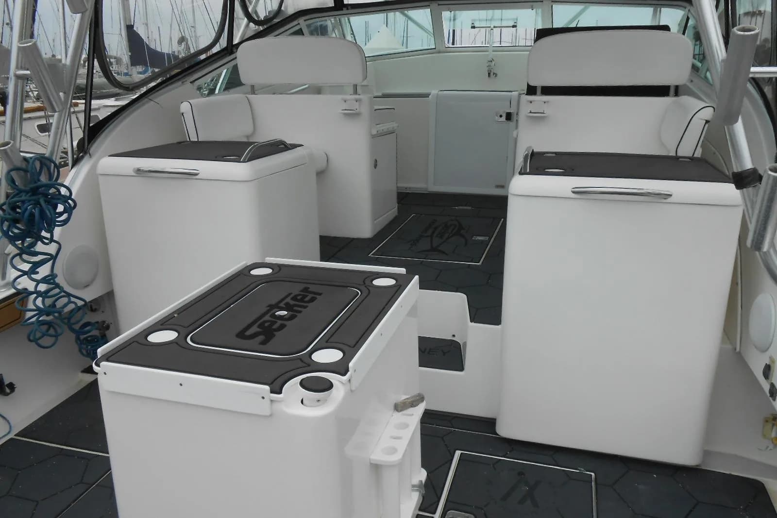 2004 Topaz 32 Express - Photo 17