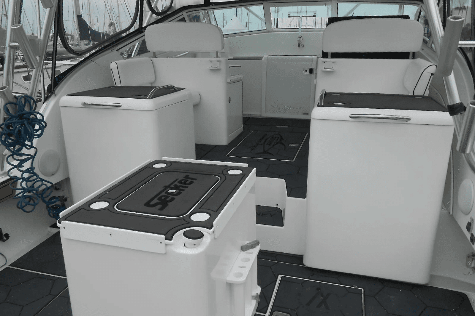 2004 Topaz 32 Express - Photo 17