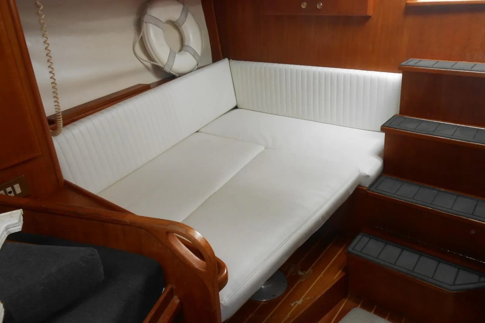 2004 Topaz 32 Express - Photo 22