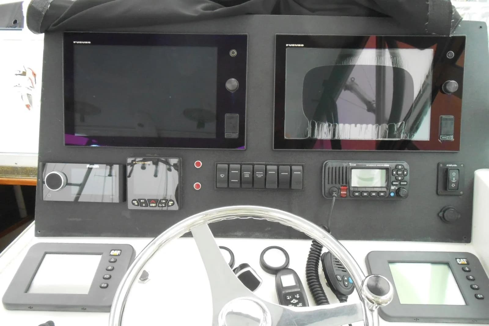 2004 Topaz 32 Express - Photo 11