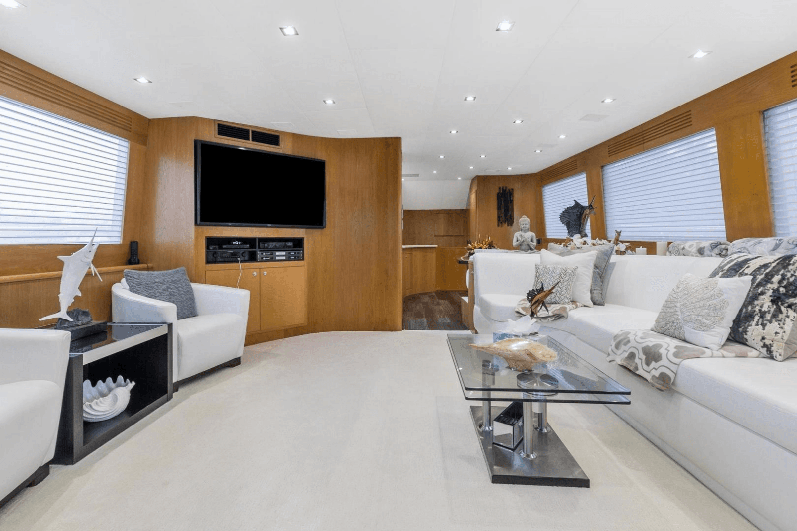 1998 Hatteras 82 Convertible - Photo 6