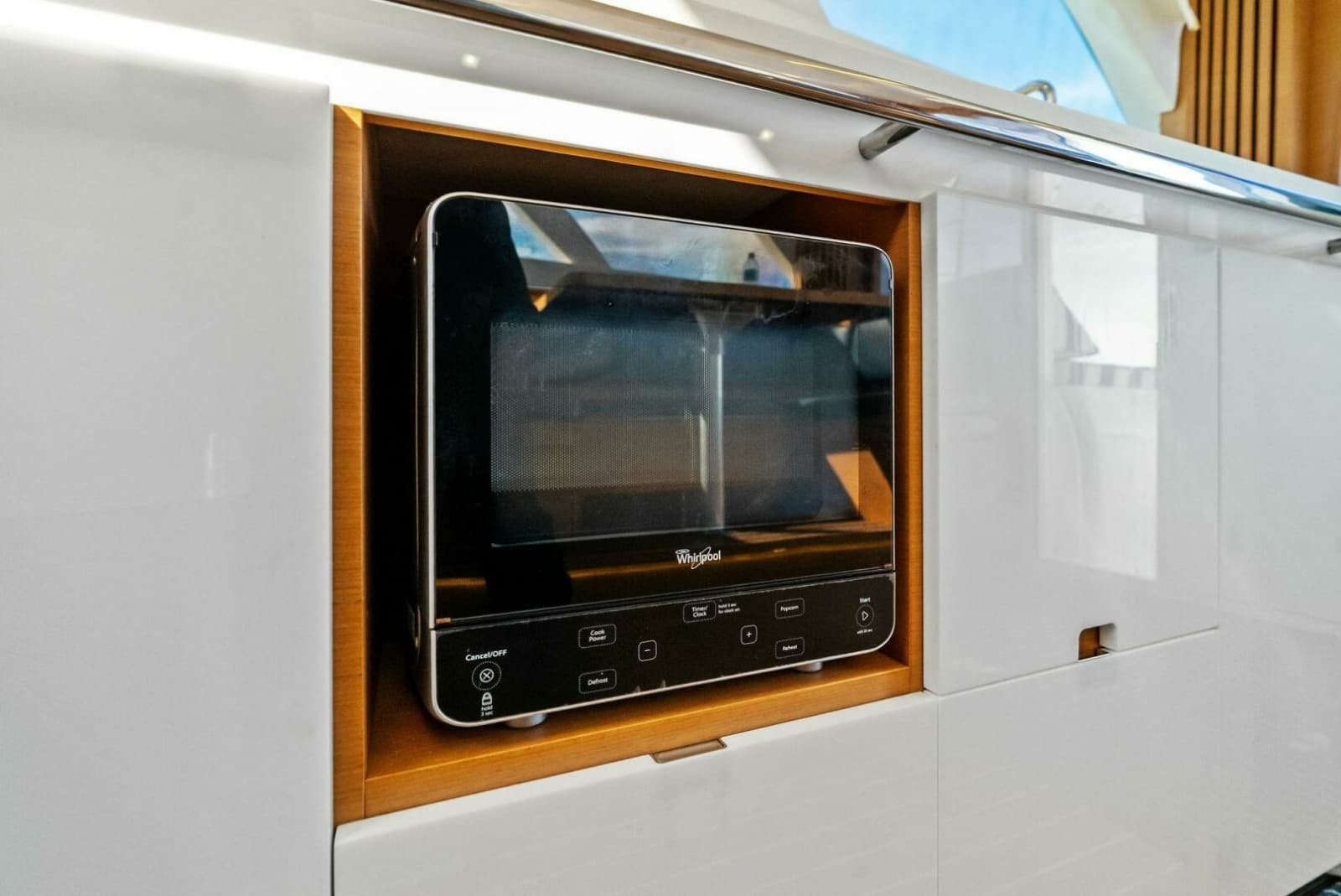 2017 Bertram 35 Flybridge - Photo 40