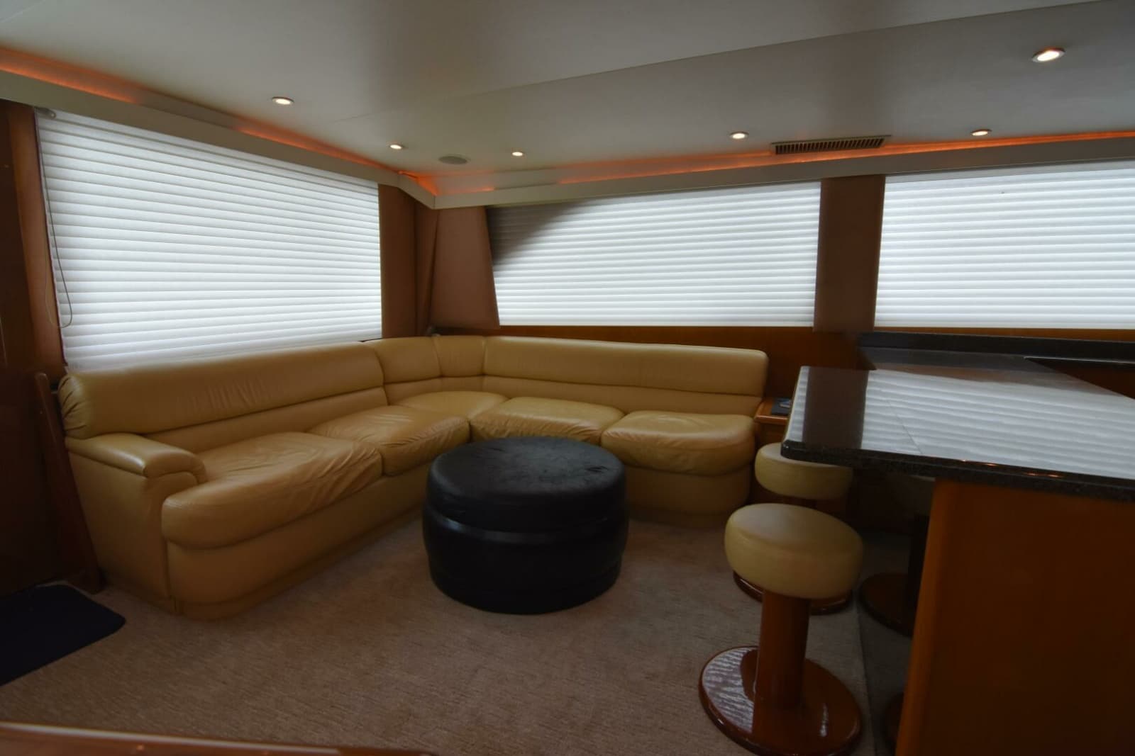 1999 Viking 58 Convertible - Photo 13
