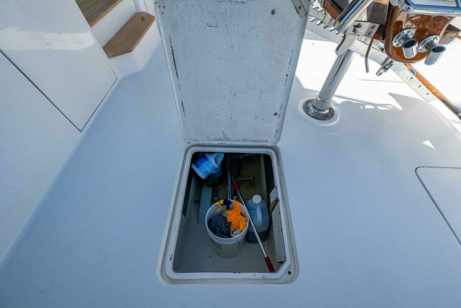 1999 Ocean Yachts 60 Convertible - Photo 13