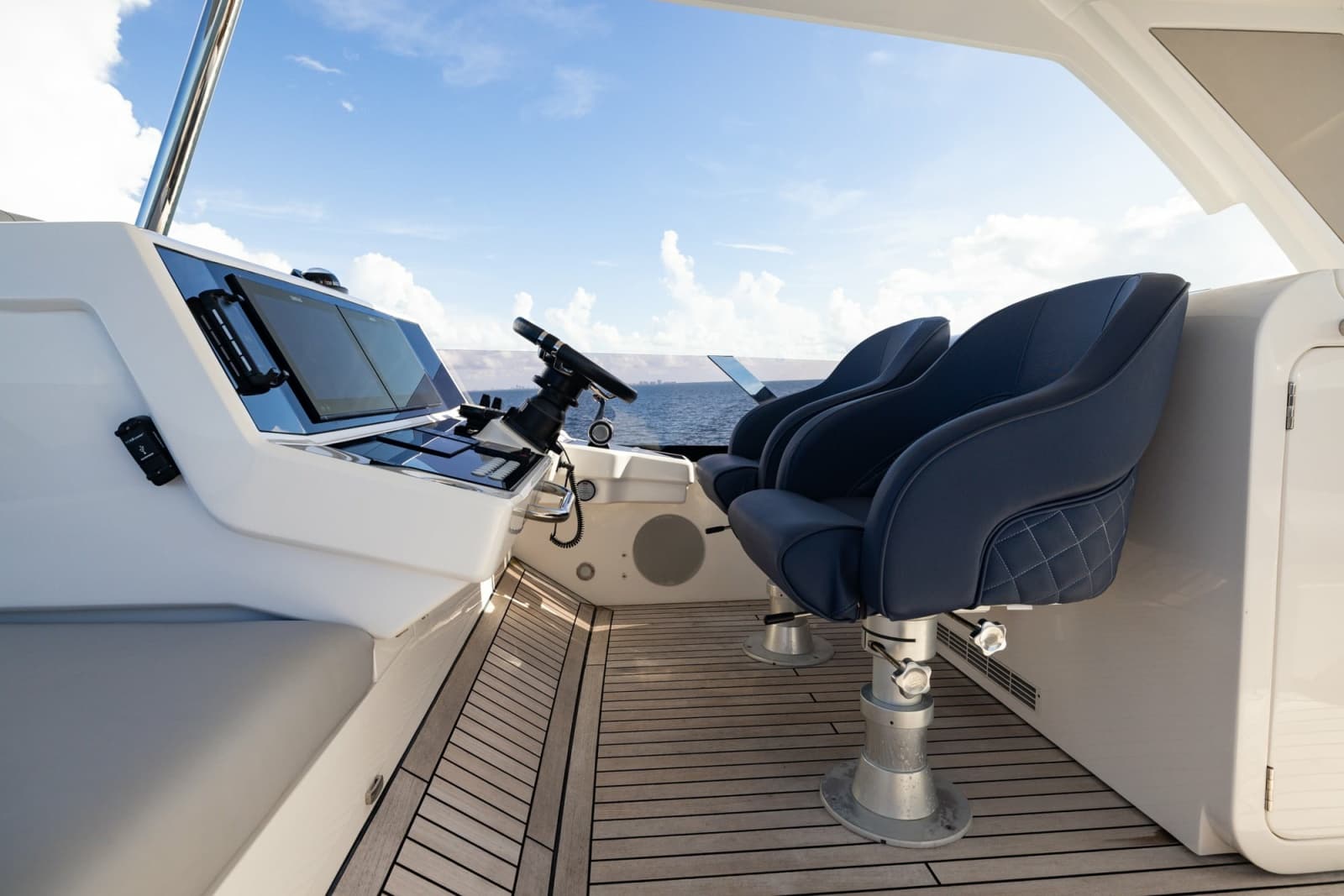 2022 Sunseeker Manhattan 68 - Photo 31