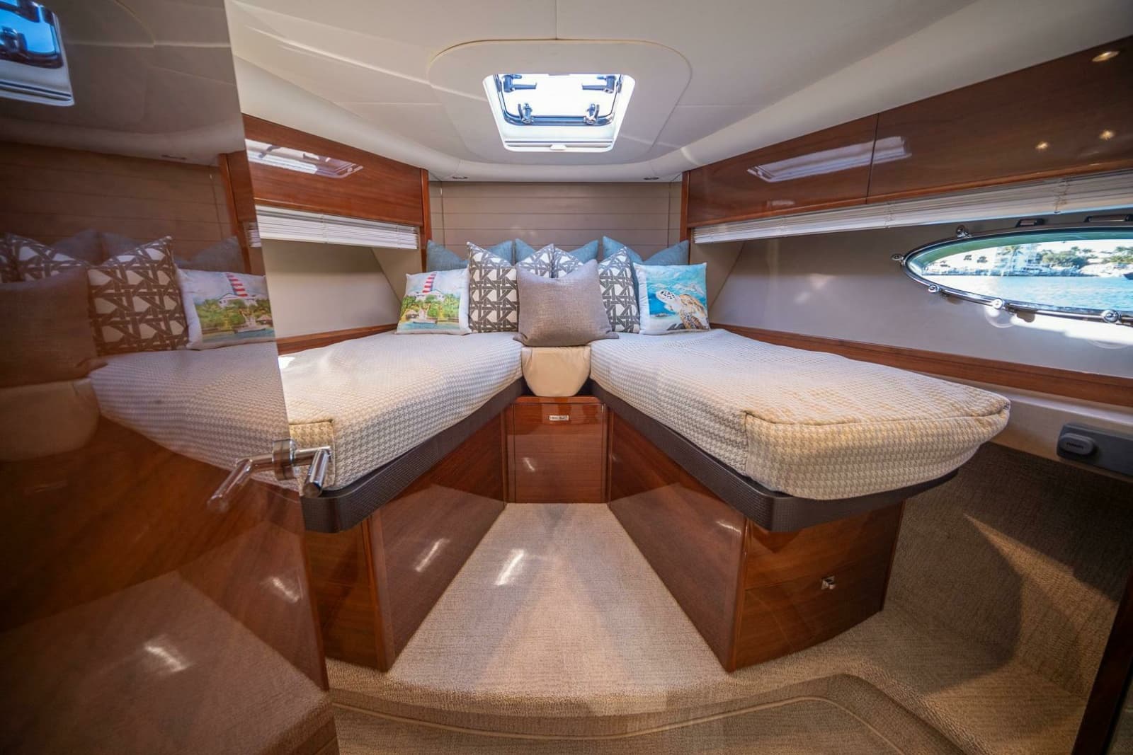 2016 Princess V48 - Photo 30