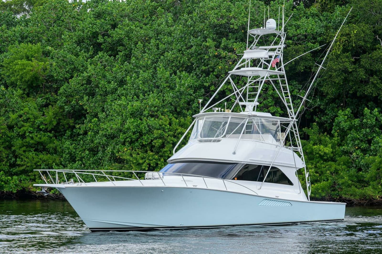 2004 Viking 56 Convertible - Photo 6