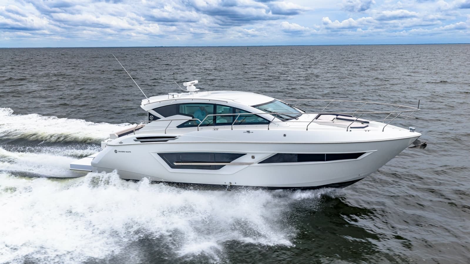 2019 Cruisers Yachts Cantius 46 - Photo 88