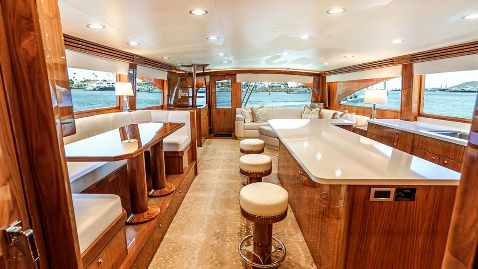 2019 Viking 80 Skybridge - Photo 6