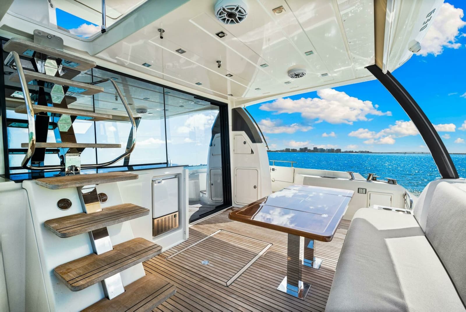 2019 Prestige 630 Flybridge - Photo 23