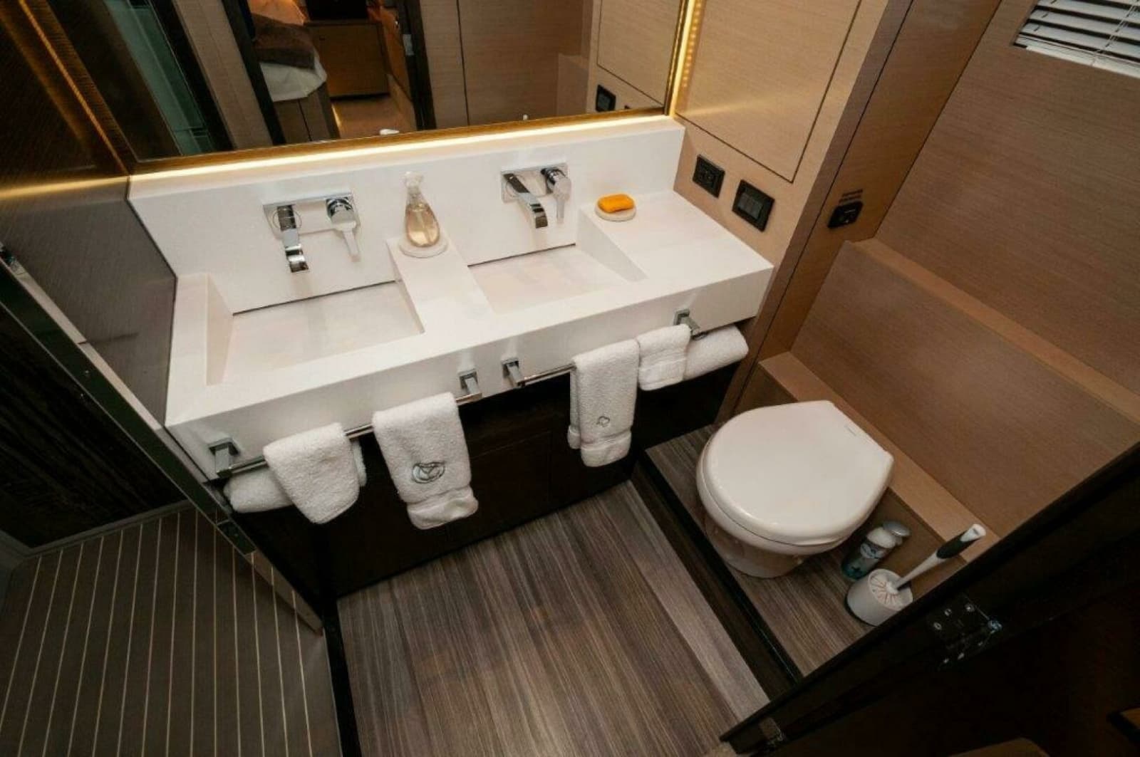 2019 Cruisers Yachts 60 Cantius - Photo 24