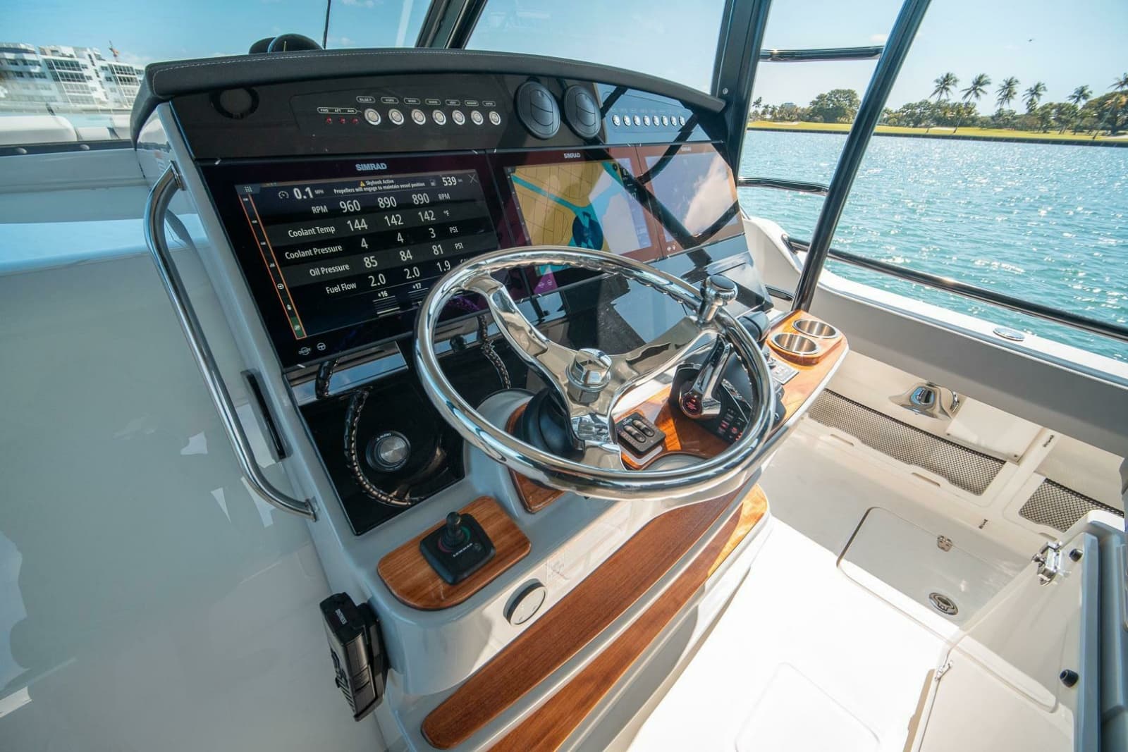 2023 Boston Whaler 420 Outrage - Photo 17