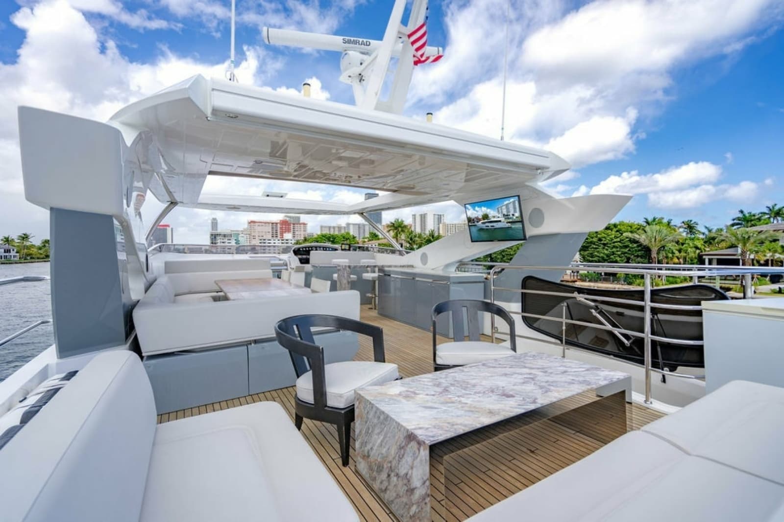 2019 Sunseeker 95 Motor Yacht - Photo 22