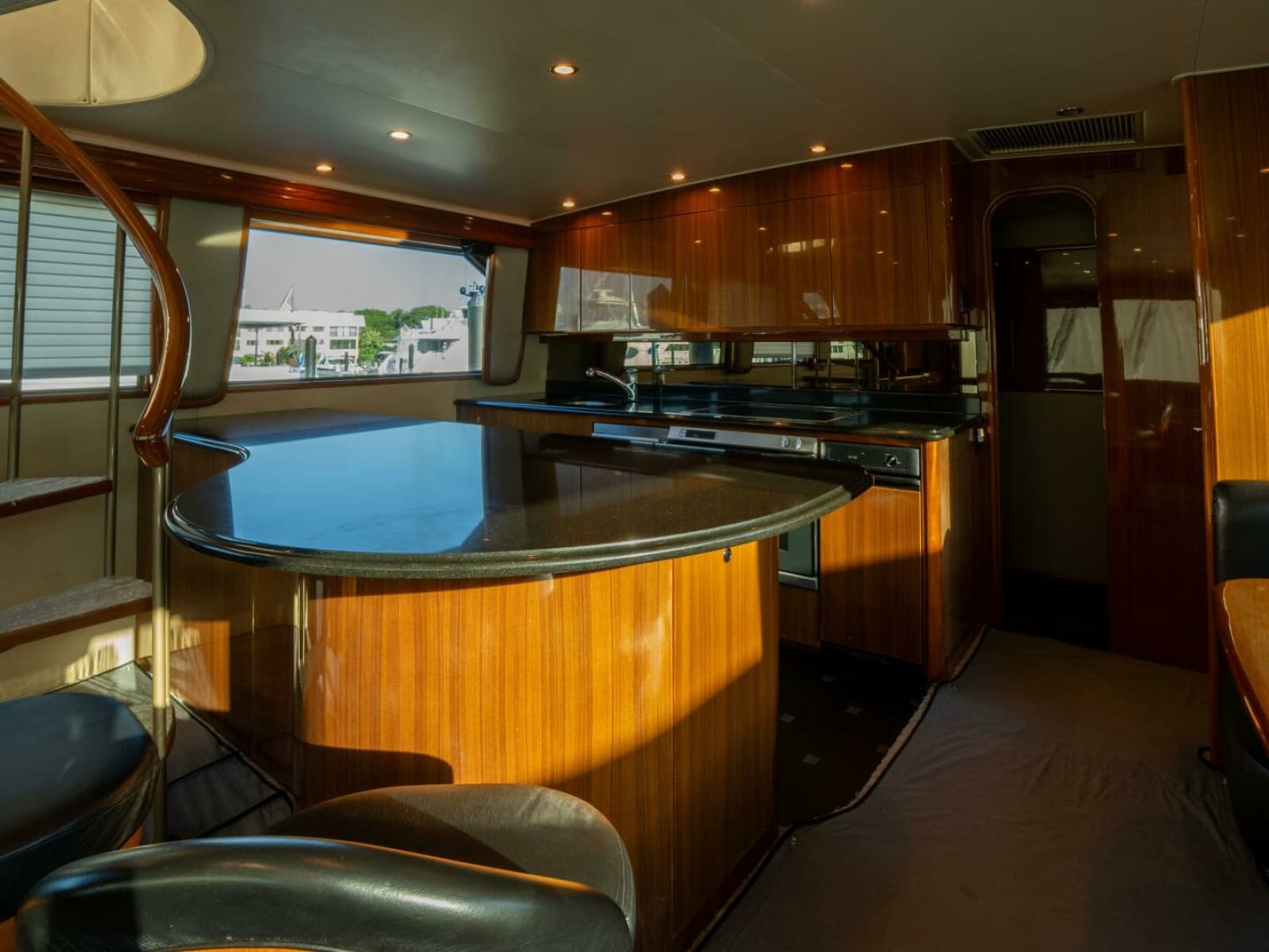 2005 Viking 74 Enclosed Bridge - Photo 11