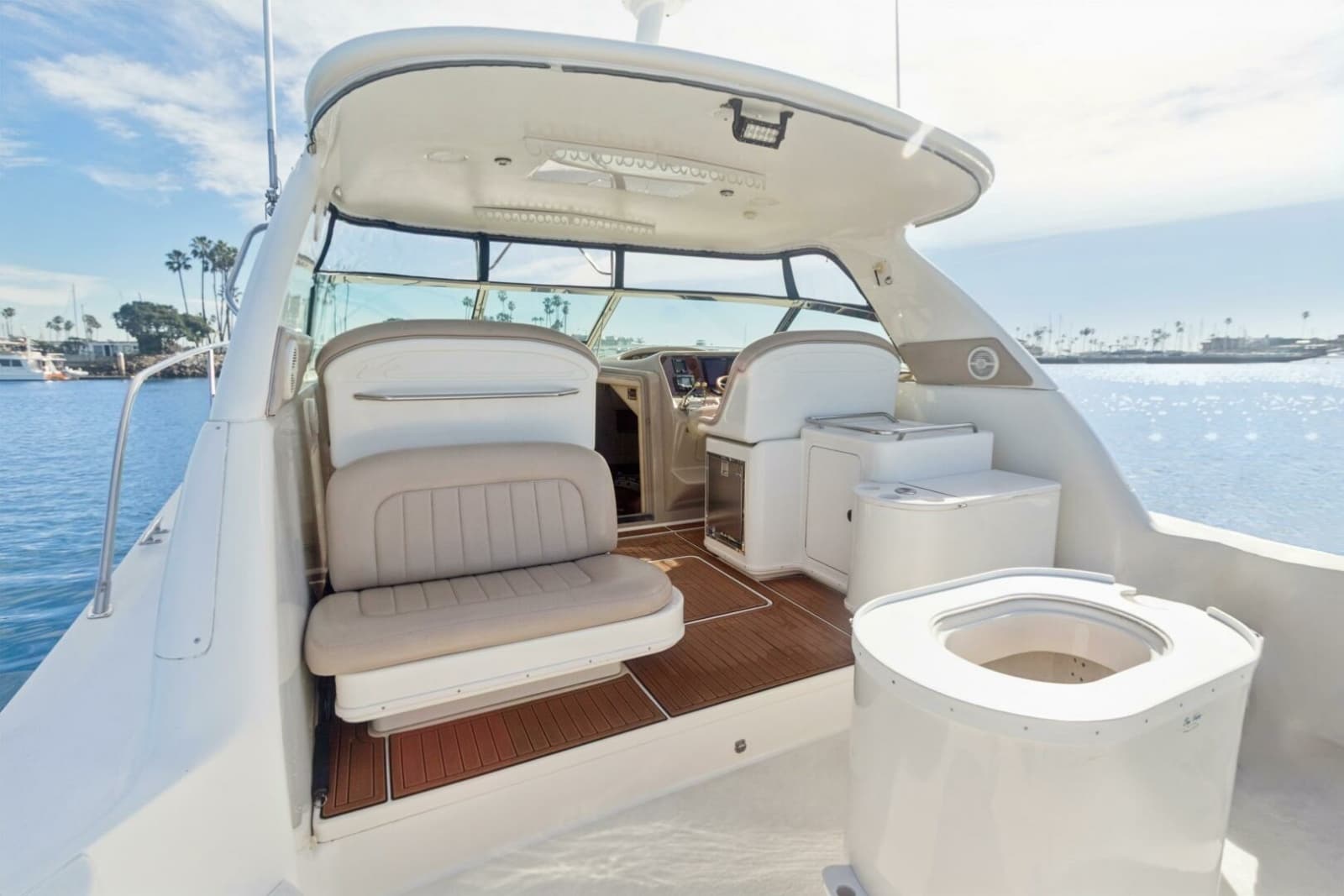 2000 Sea Ray 370 Express Cruiser - Photo 40