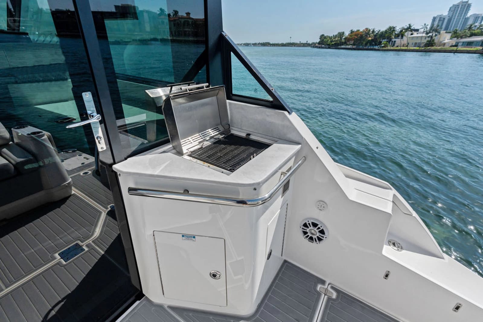 2024 Regal 36 XO - Photo 14