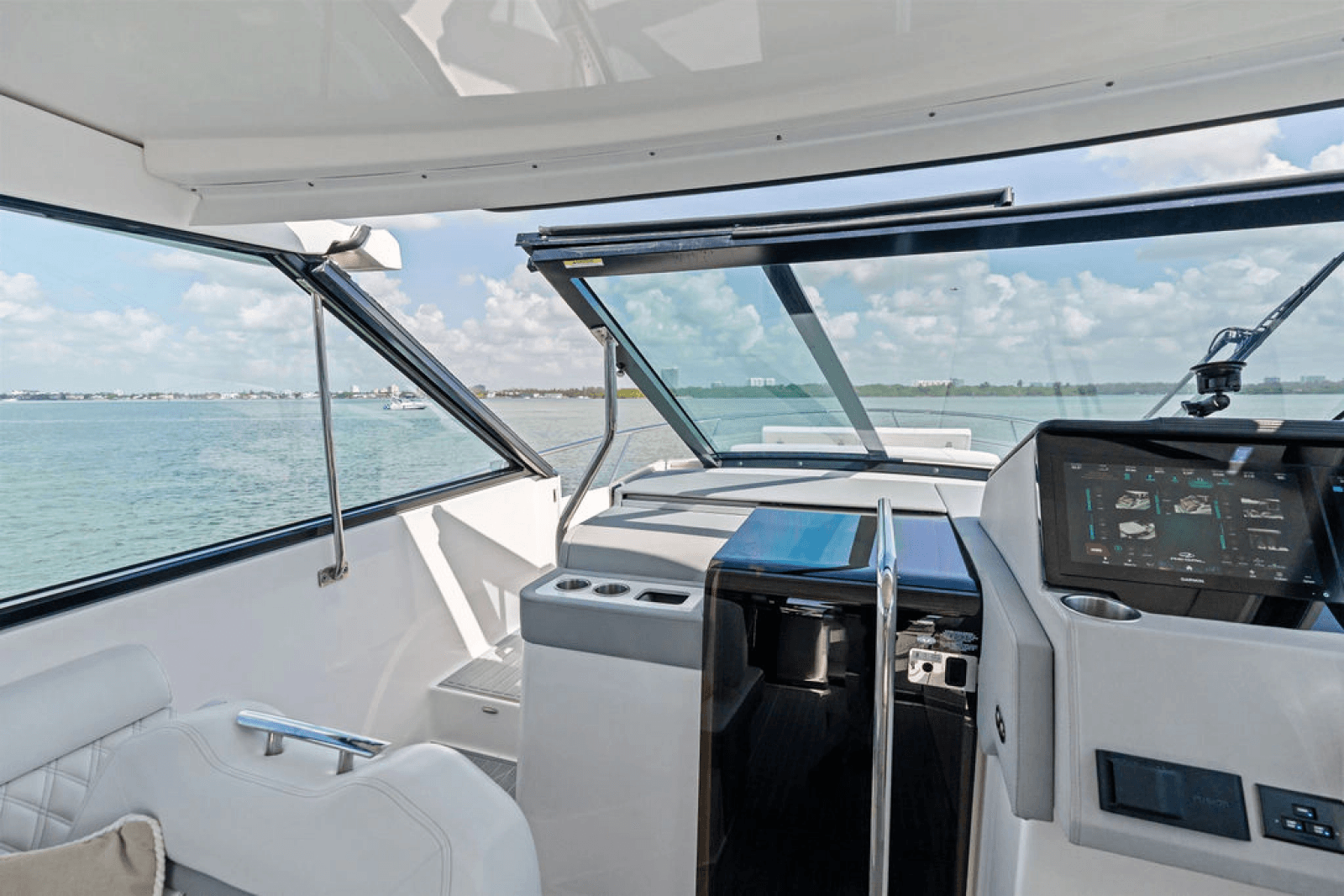 2024 Regal 36 XO - Photo 31