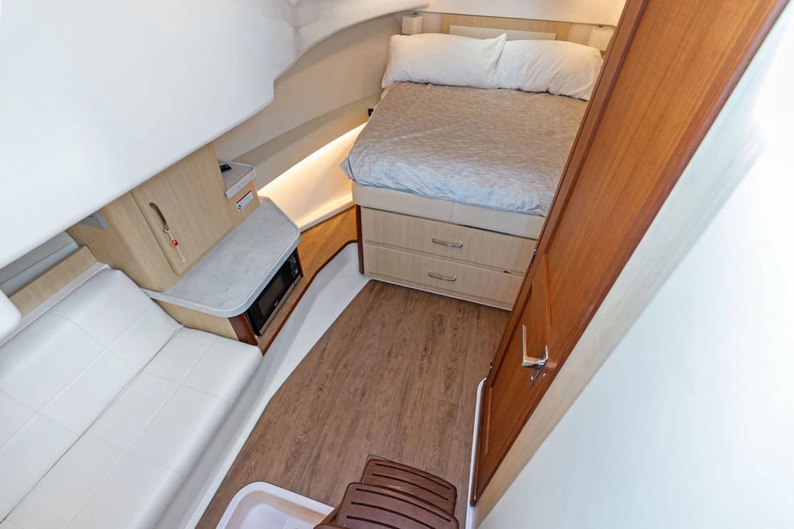 2024 Regal 36 XO - Photo 37