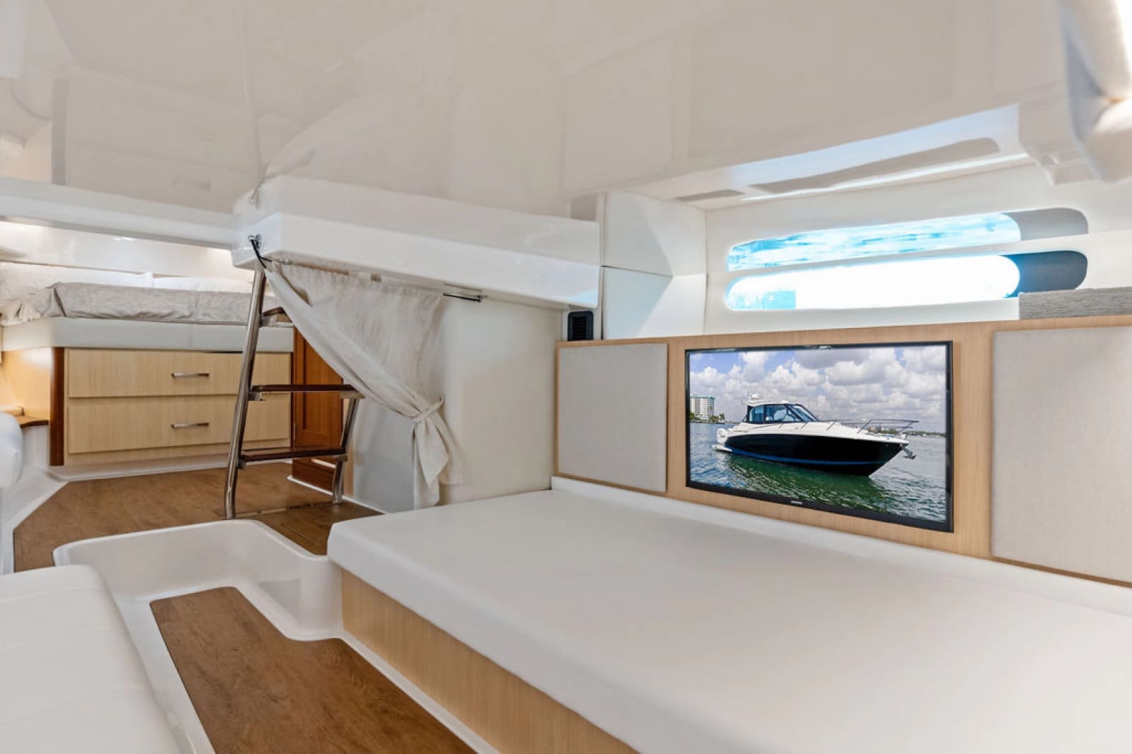 2024 Regal 36 XO - Photo 34