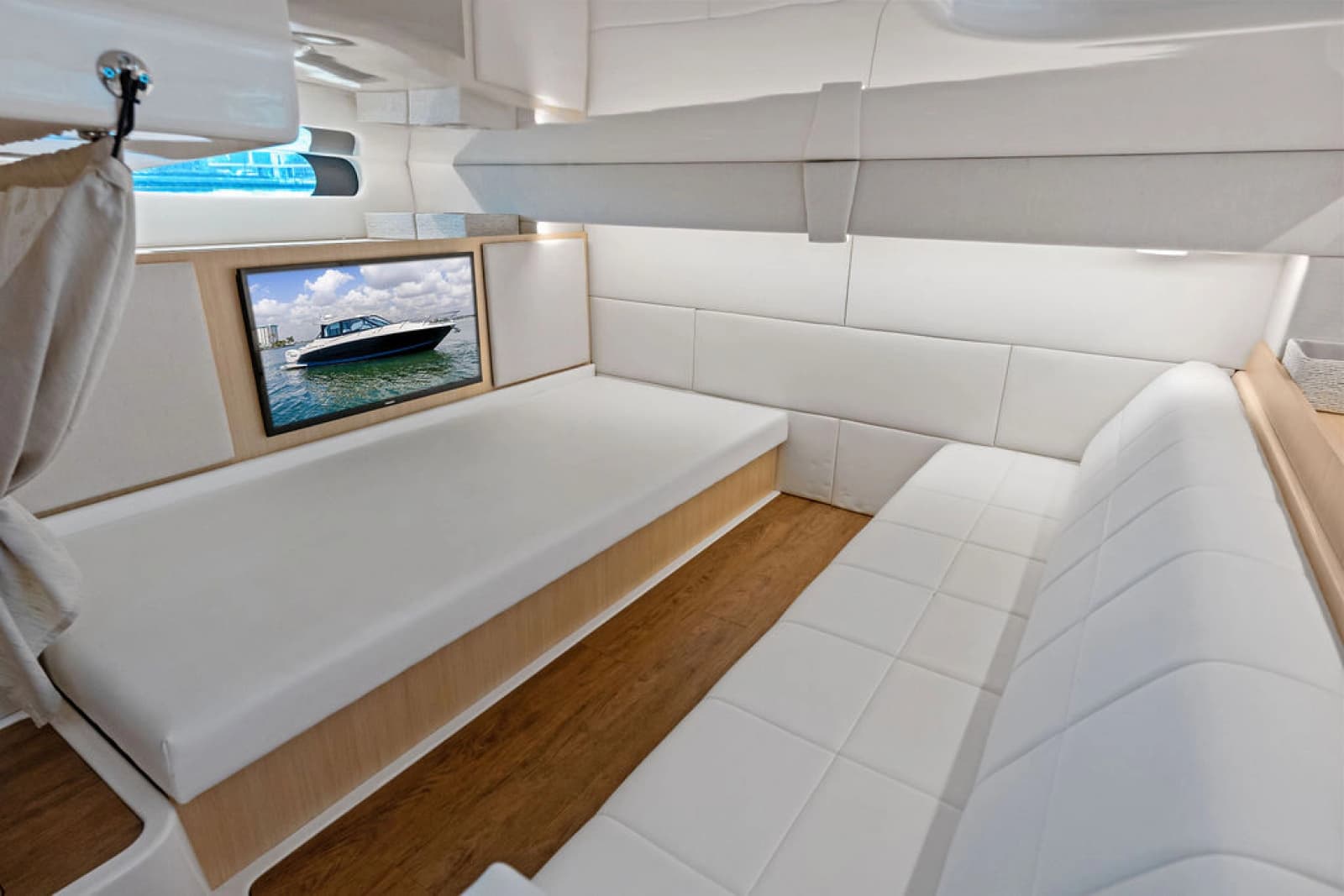 2024 Regal 36 XO - Photo 36