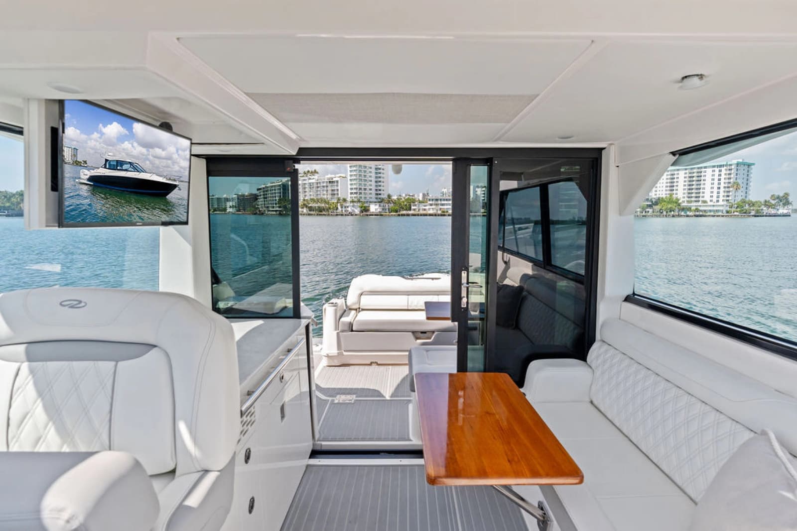 2024 Regal 36 XO - Photo 17