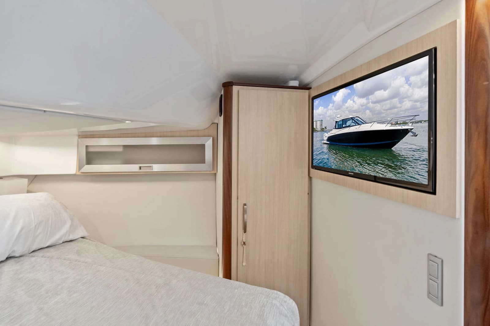 2024 Regal 36 XO - Photo 35