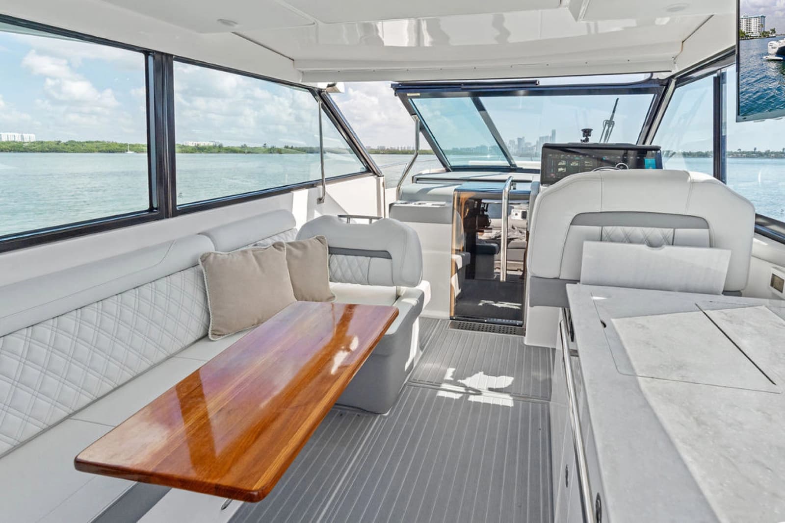 2024 Regal 36 XO - Photo 16
