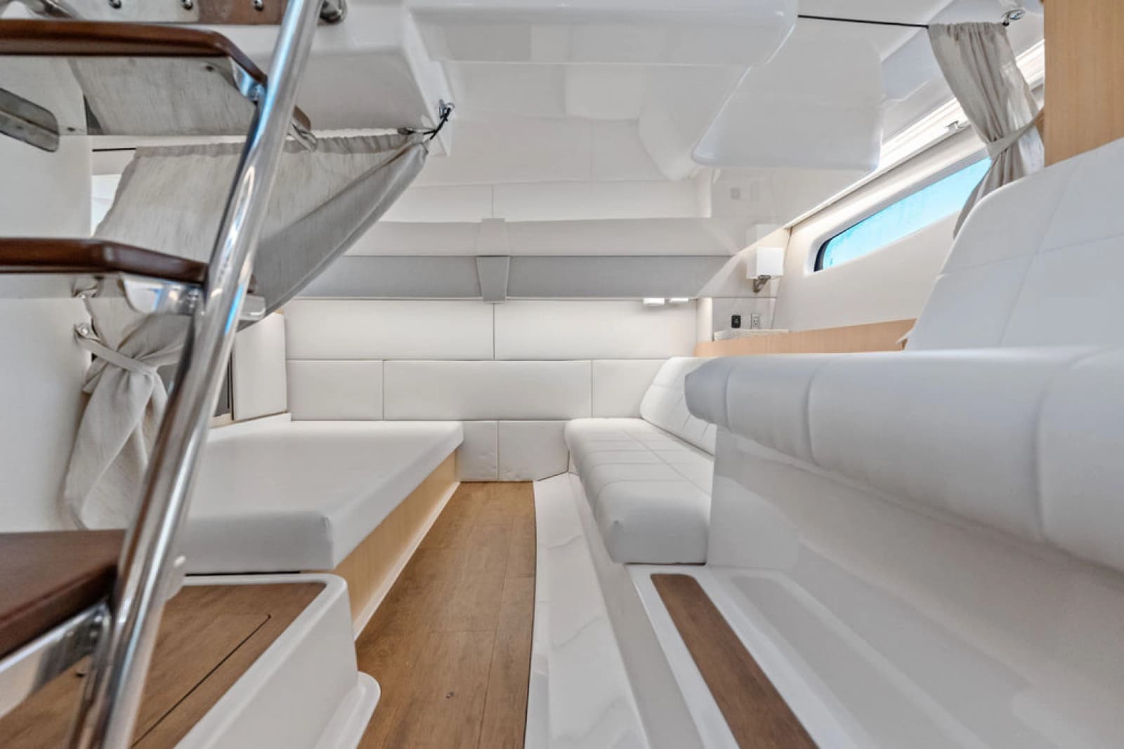 2024 Regal 36 XO - Photo 33