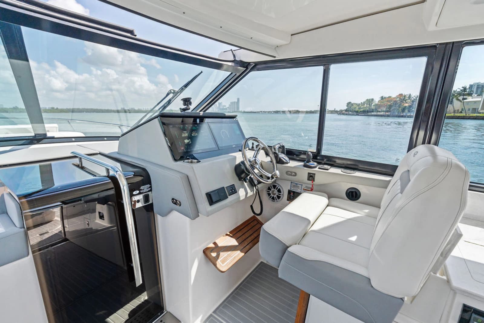 2024 Regal 36 XO - Photo 21