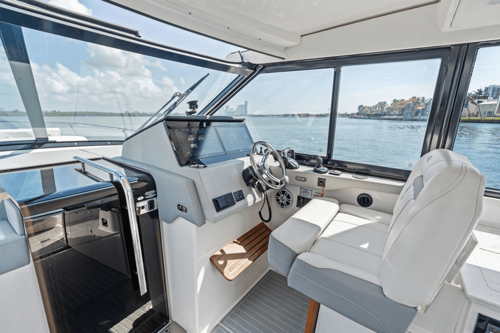 2024 Regal 36 XO - Photo 21