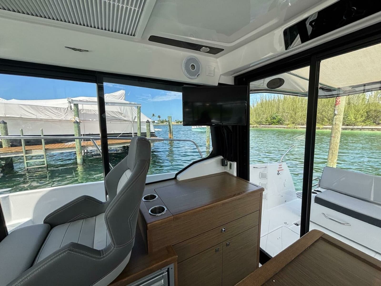 2020 Jeanneau NC895 - Photo 3