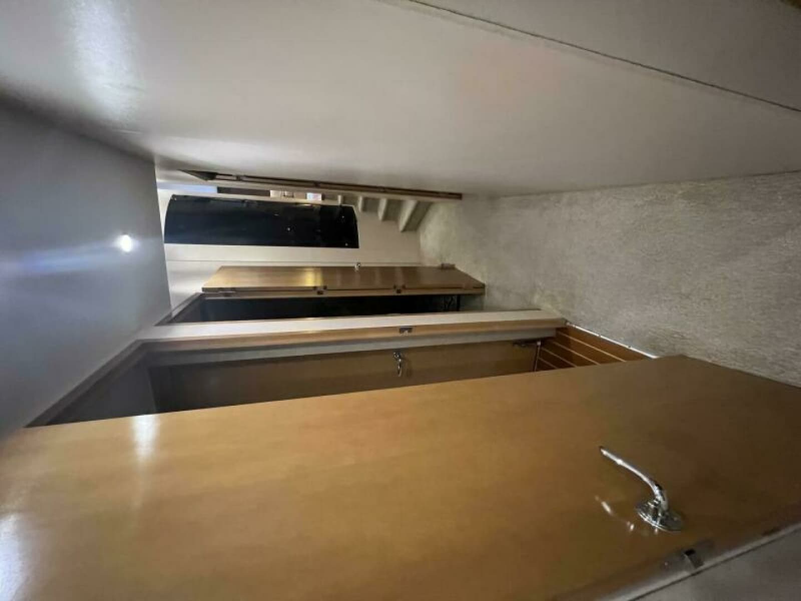 1999 Hatteras 60 Convertible - Photo 26