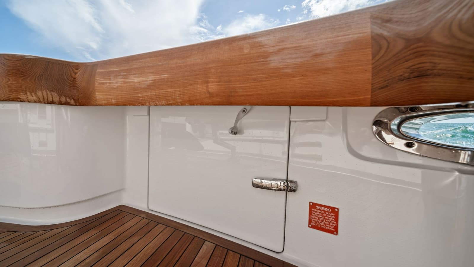 2024 Viking 64 Convertible - Photo 14