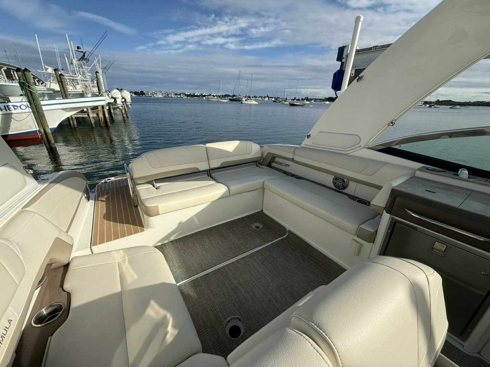 2016 Formula 330 Crossover Bowrider - Photo 27