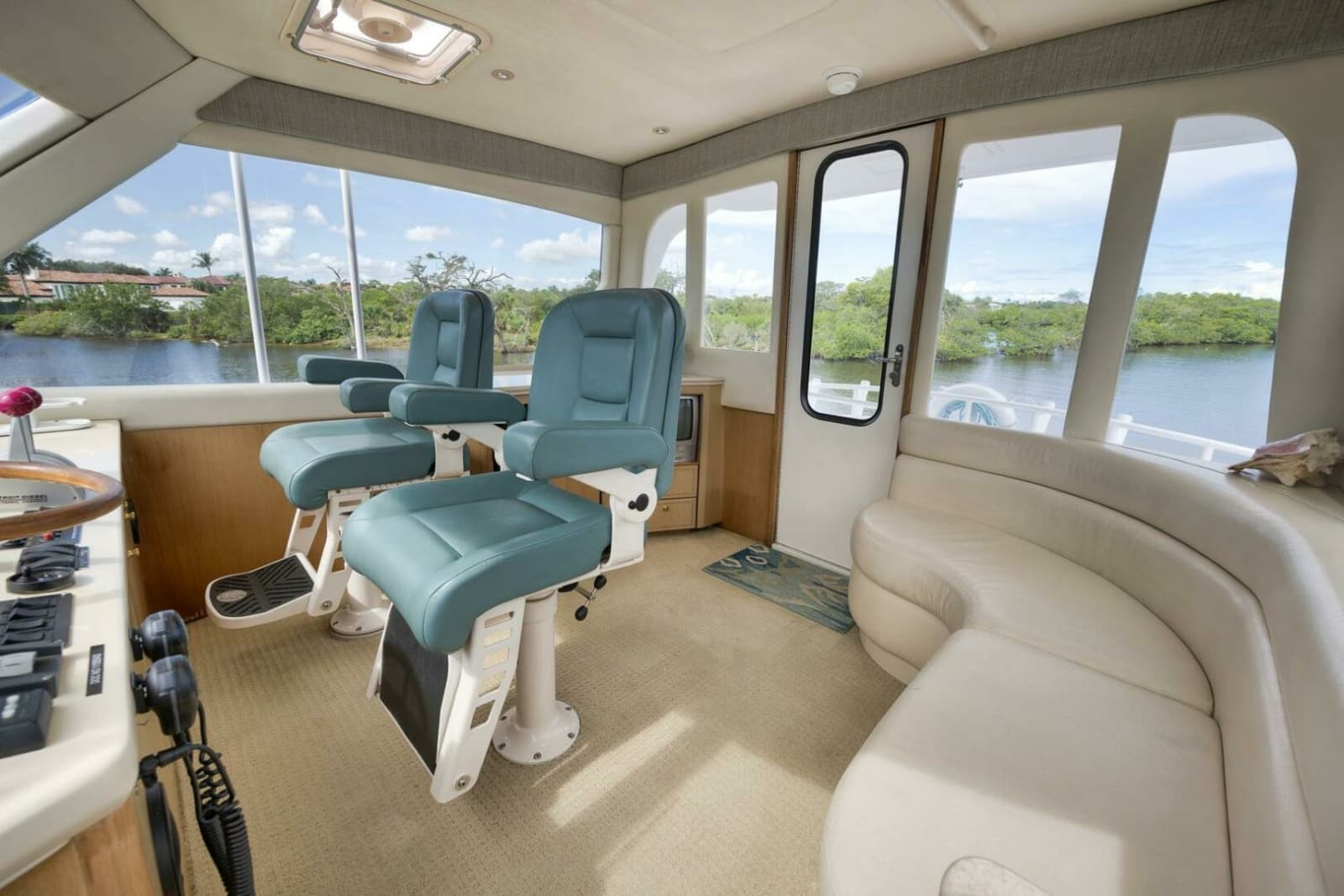 2004 Ocean Yachts 57 Enclosed Bridge Convertible - Photo 27