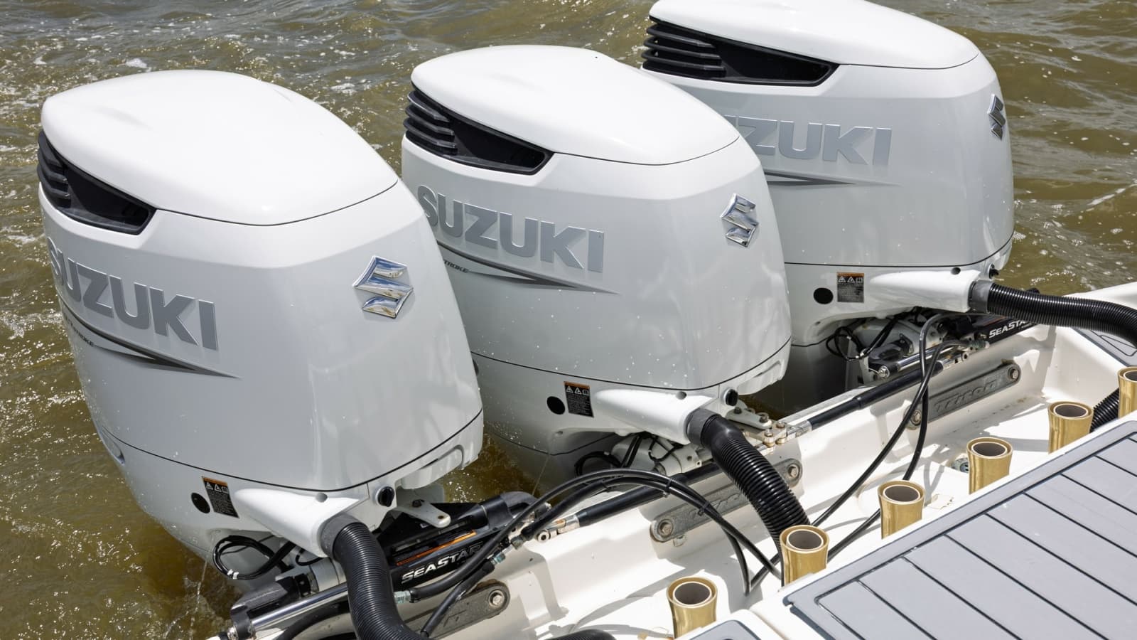 2005 Triton 351 Center Console - Photo 32
