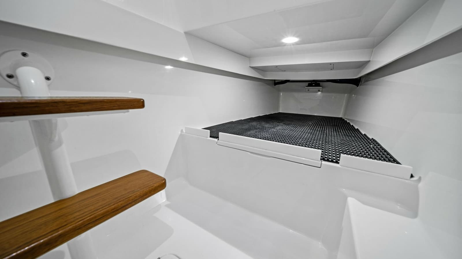 2024 Valhalla Boatworks V-37 - Photo 21