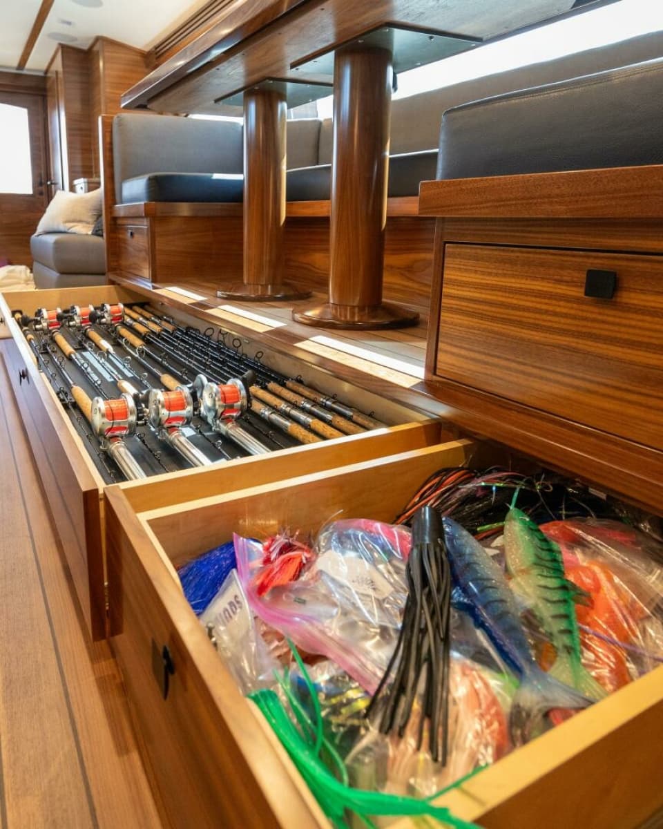 2025 Viking 82 Convertible - Photo 14