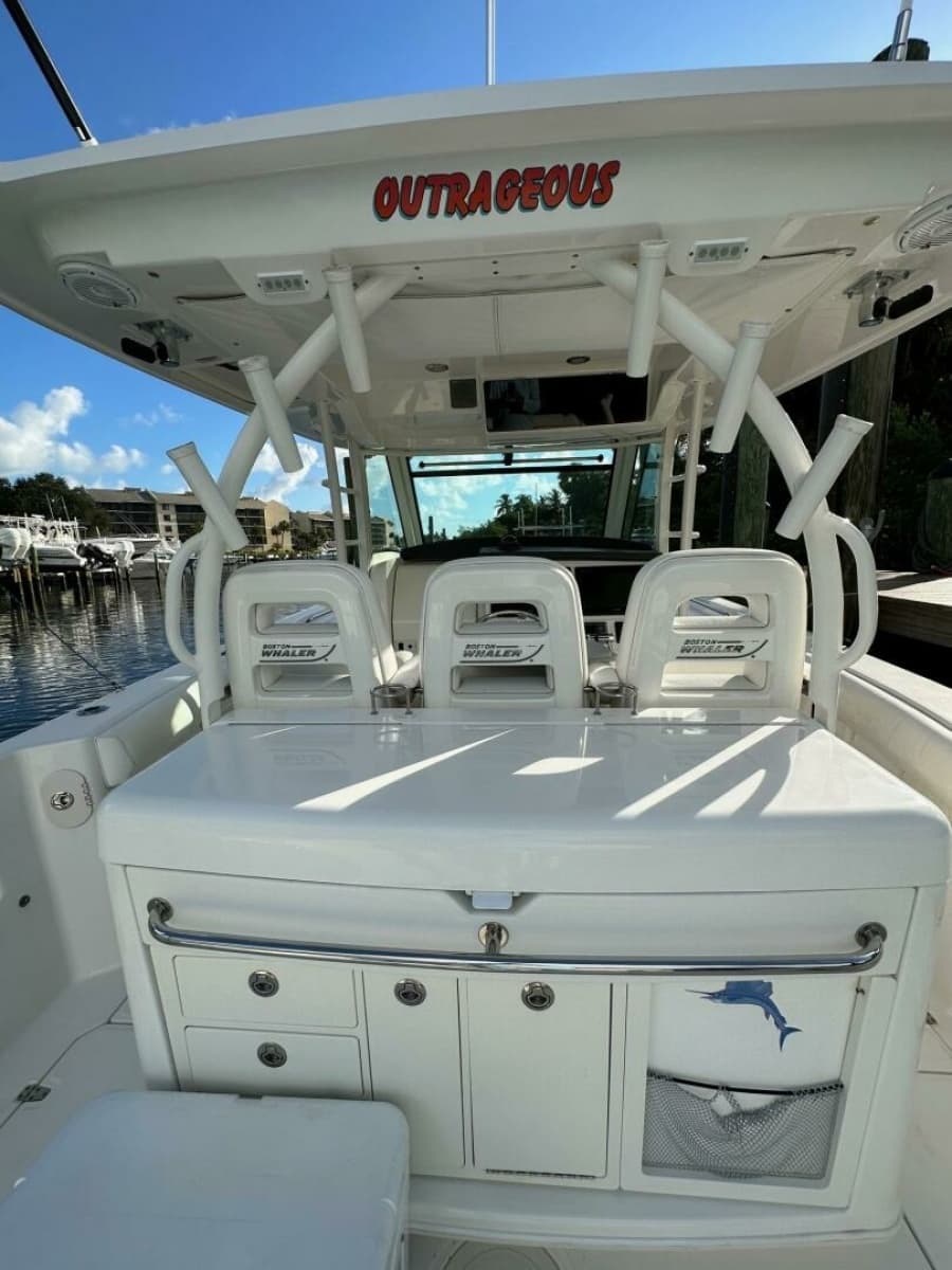 2012 Boston Whaler 370 Outrage - Photo 6