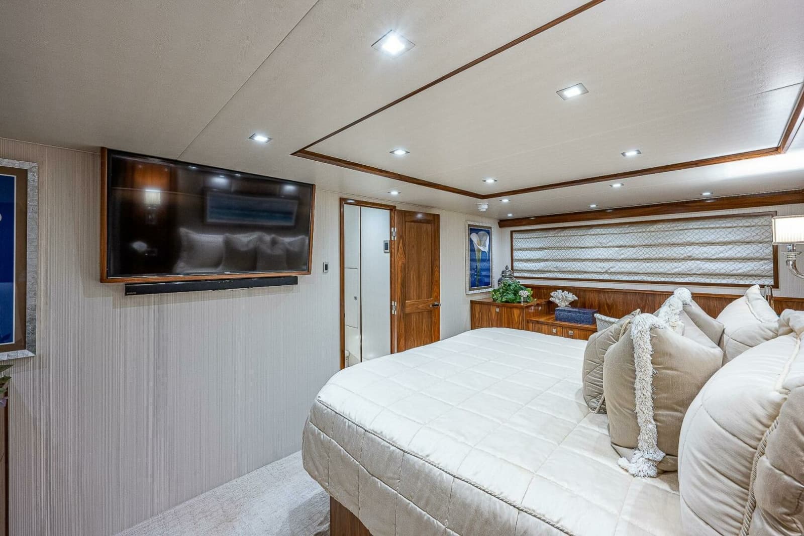 2017 Viking 75 Motoryacht - Photo 15