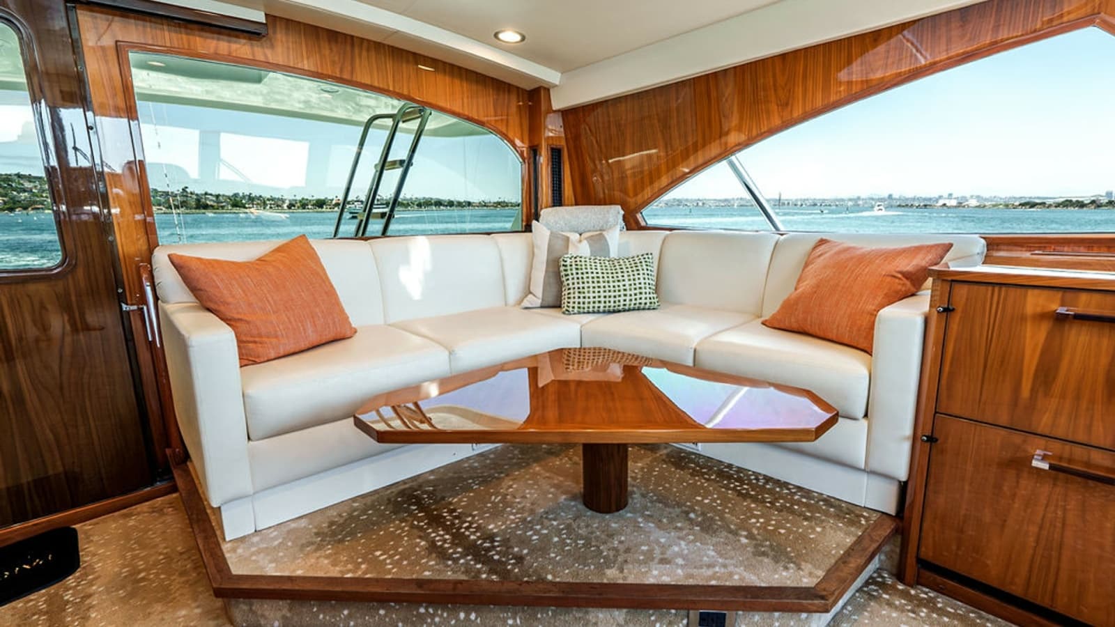 2019 Viking 80 Skybridge - Photo 50