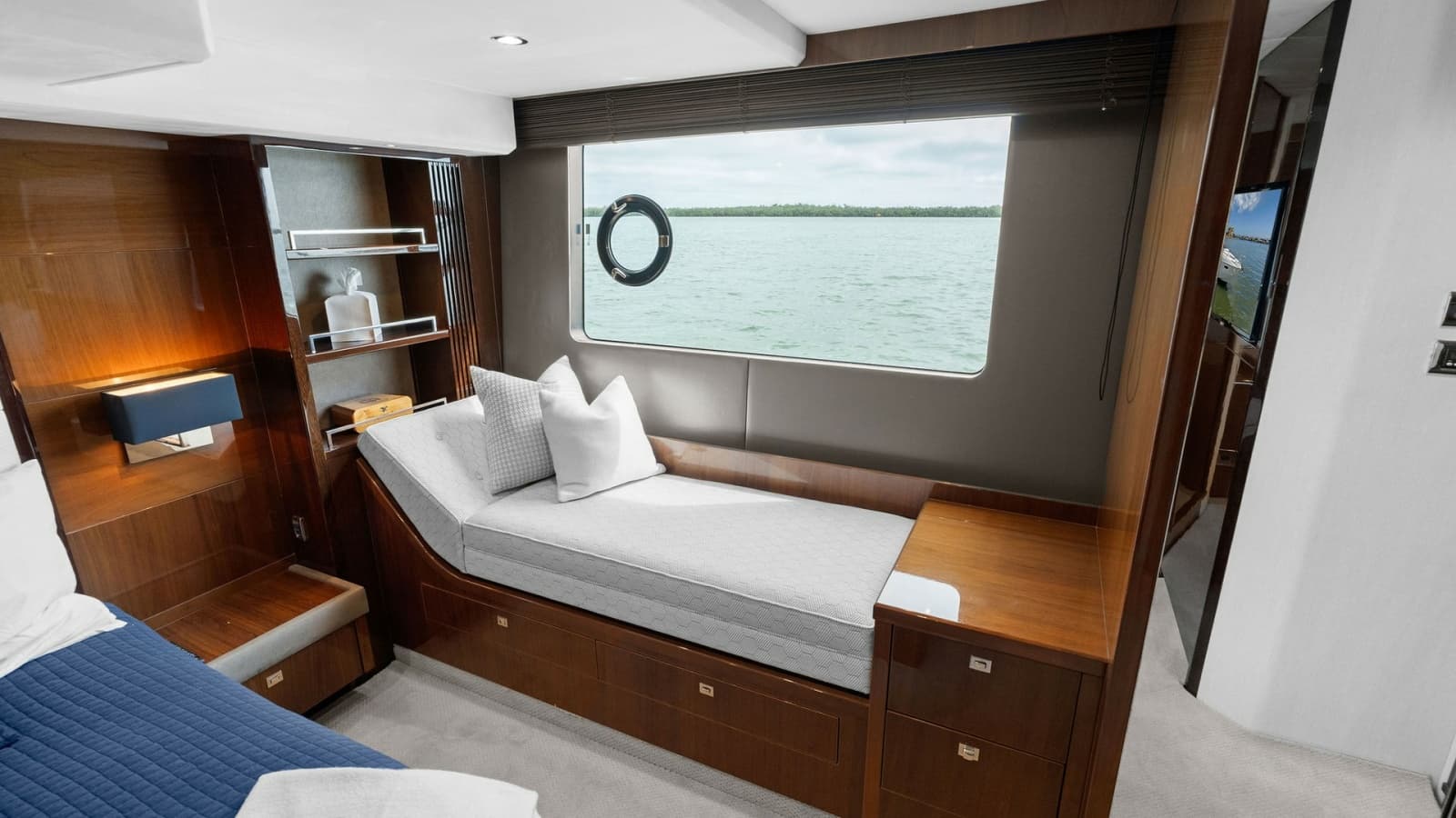 2016 Princess 64 Flybridge - Photo 35