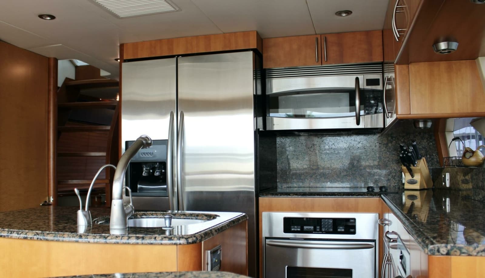2007 Lazzara Yachts 74 Motor Yacht - Photo 49