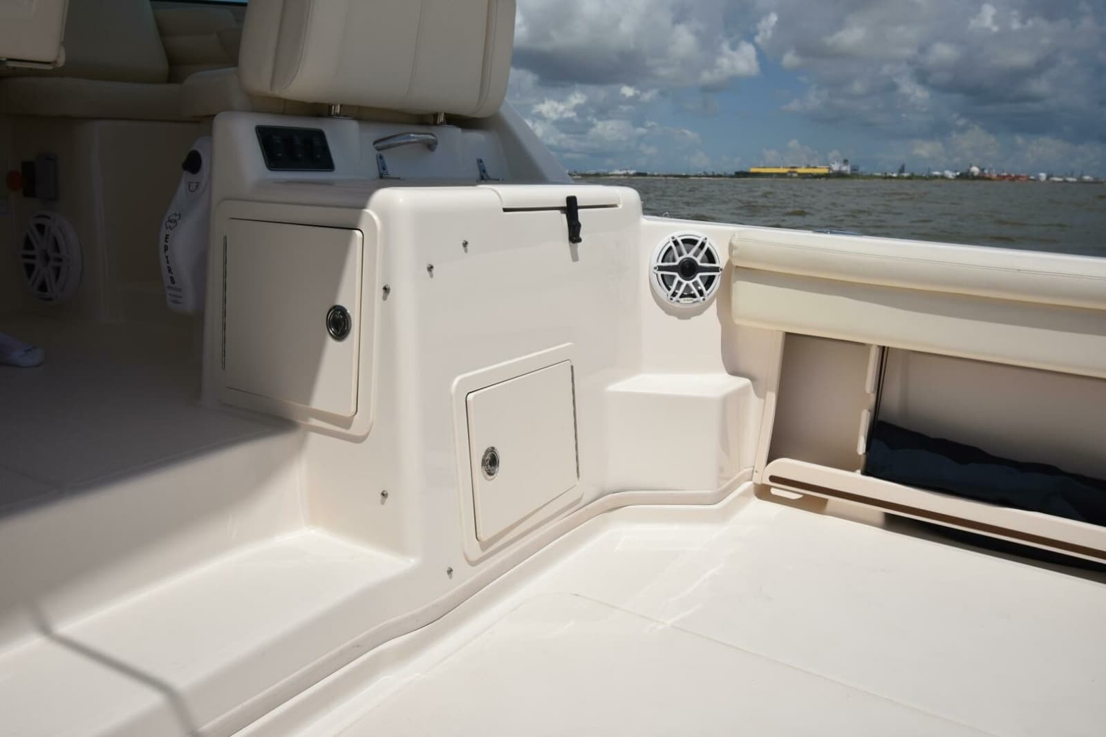 2016 Grady-White 330 Express - Photo 33